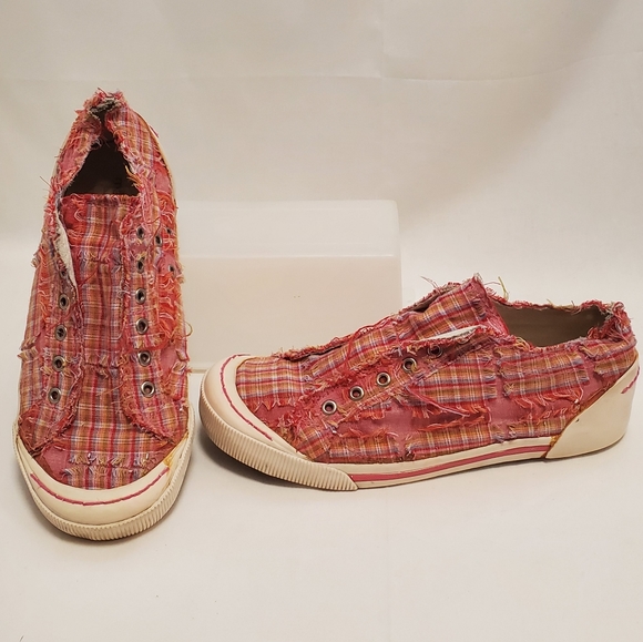 Maurices Shoes - Maurice’s Slip On Canvas Plaid Shoes Size 7 Pink Shabby Chic